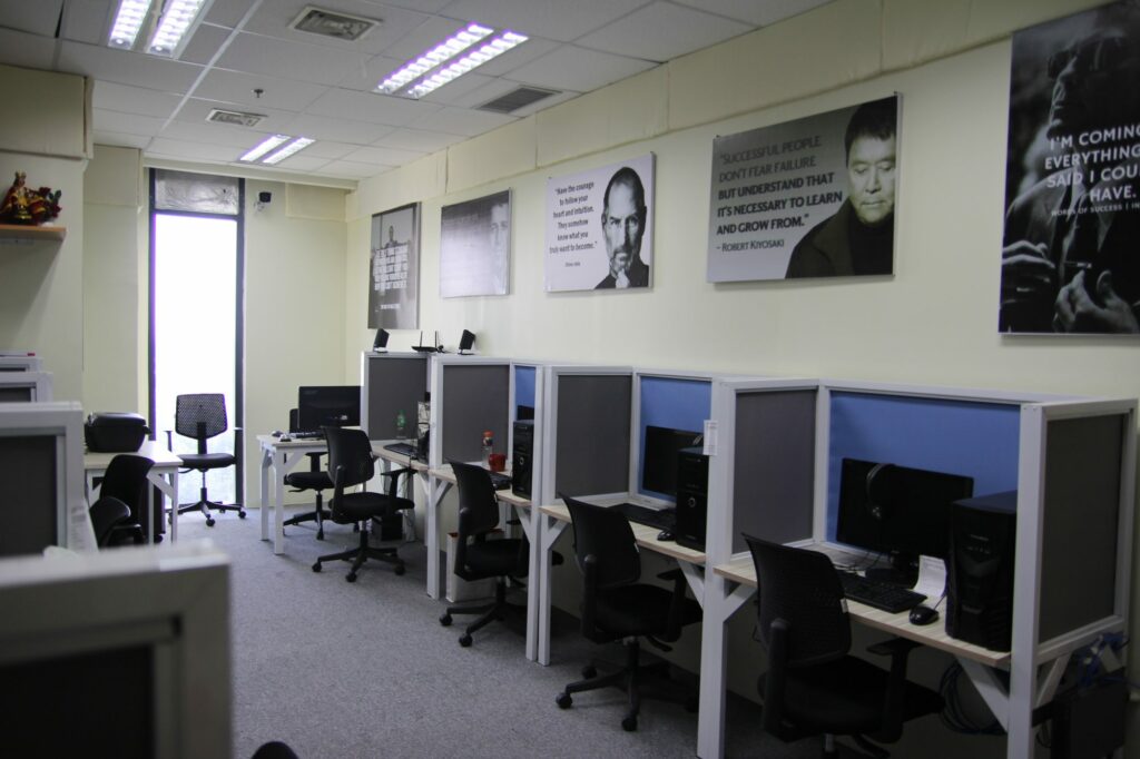 We provide our call center offices with modern facilities and free installation per request